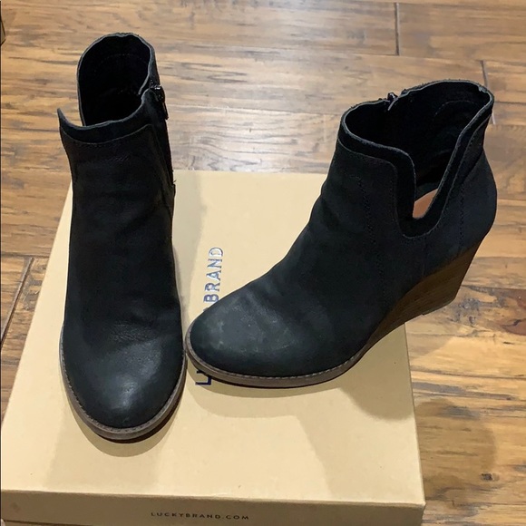 lucky brand yenata wedge bootie